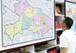 为什么很多人家里都贴着一张中国地图和世界地图？