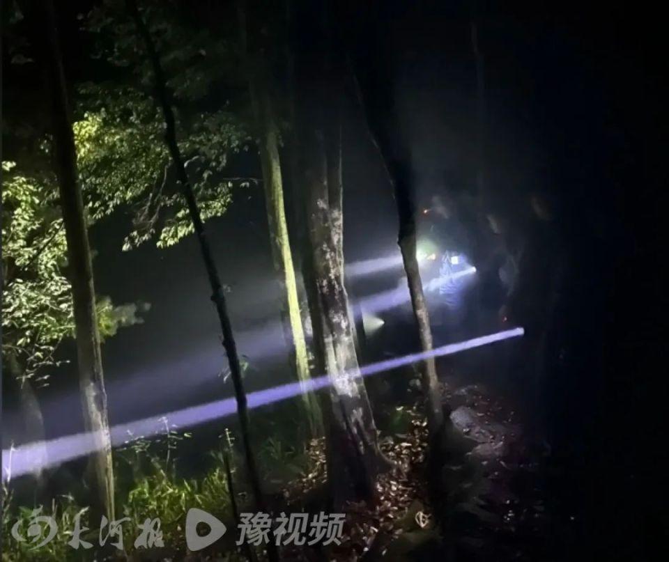 8岁男童登山失联12天，搜救仍在继续，专业人士：是否终止救援主要看两点  第4张